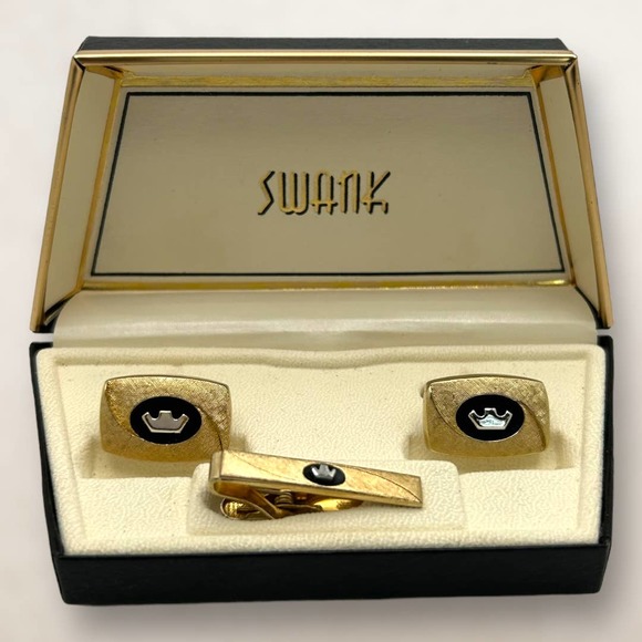 SWANK Other - SWANK Cufflinks and Tie Clip Set Vintage 1960s Gold Tone Crown Original Box